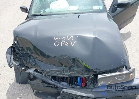 1994 BMW 325 I z USA, uszkodzony, nr VIN WBACB3326RFE17056